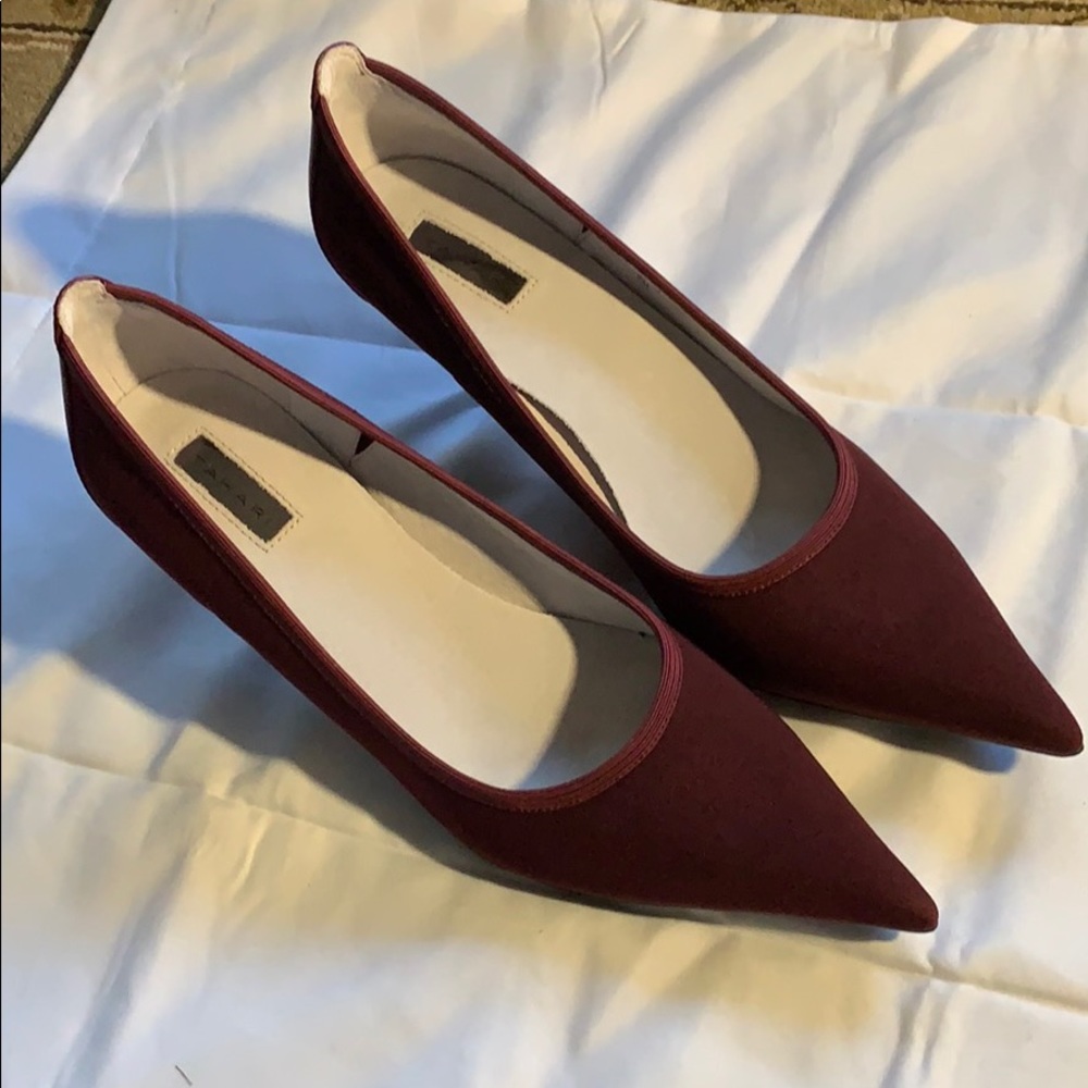 Size 9 Tahari, Dottie 2’ heel, worn once